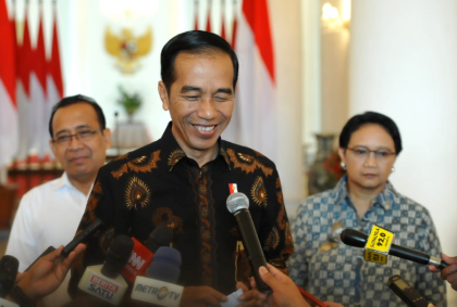 Jokowi Himbau Bupati Lancarkan Investasi di Daerah